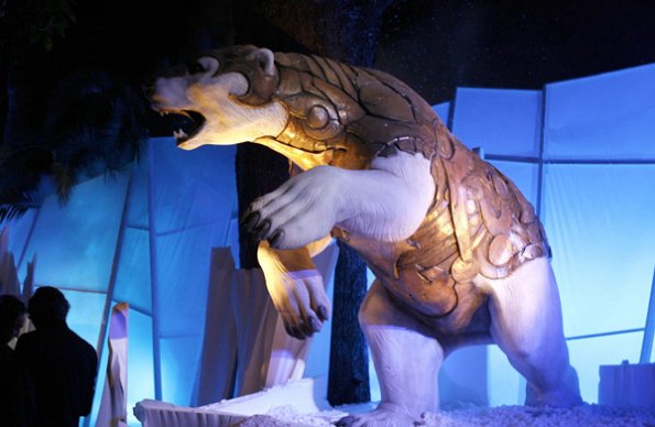 Iorek statue
